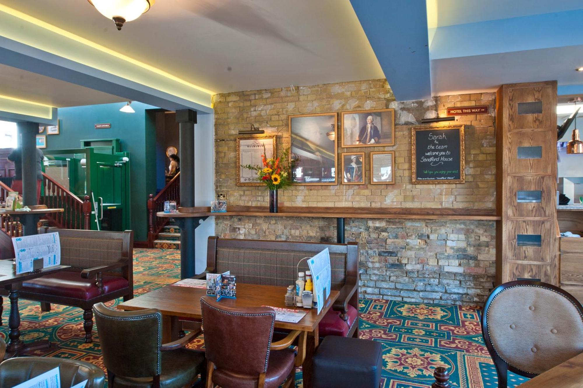 Sandford House Hotel Wetherspoon ฮันติงตัน ภายนอก รูปภาพ
