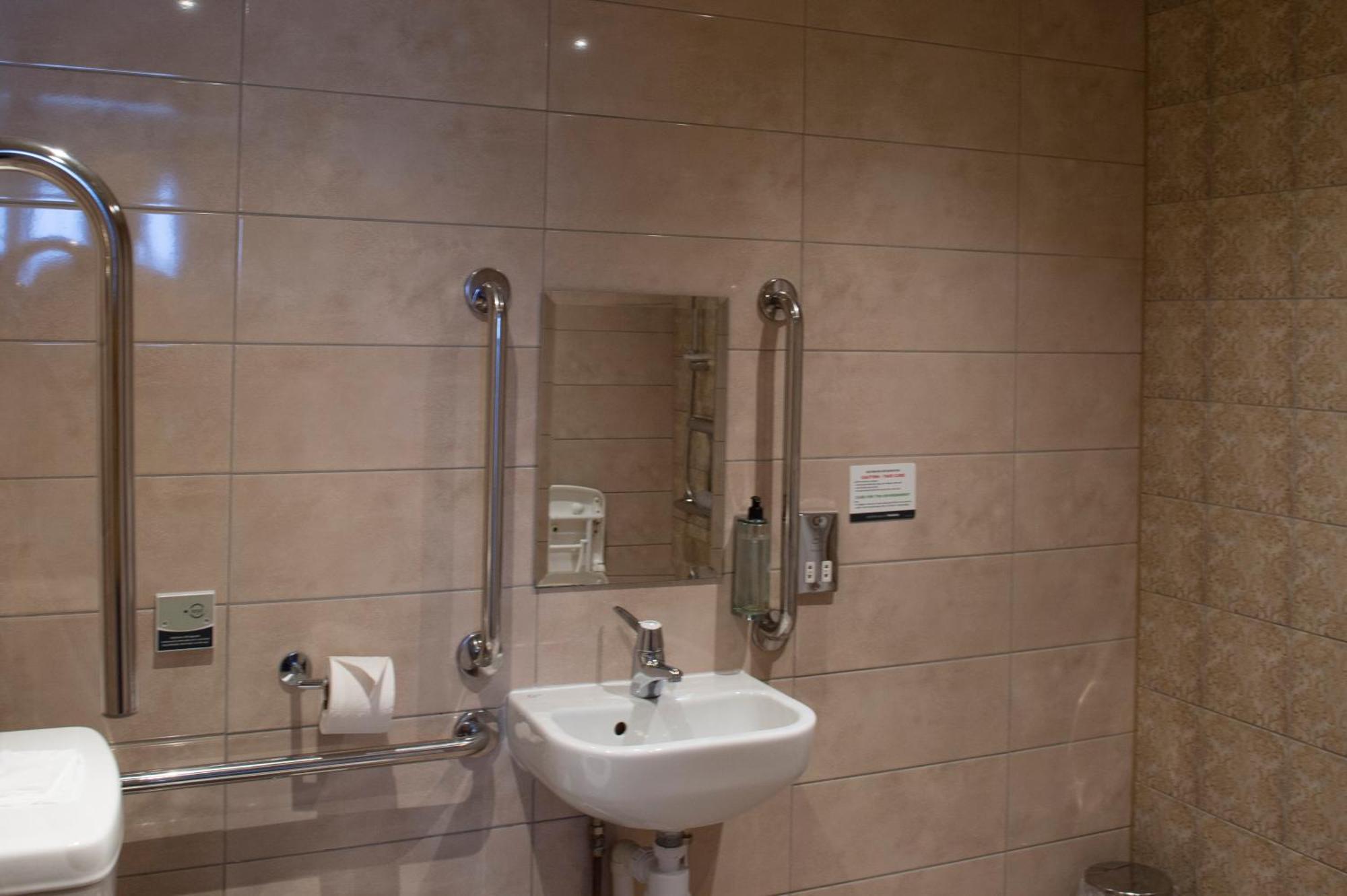Sandford House Hotel Wetherspoon ฮันติงตัน ภายนอก รูปภาพ